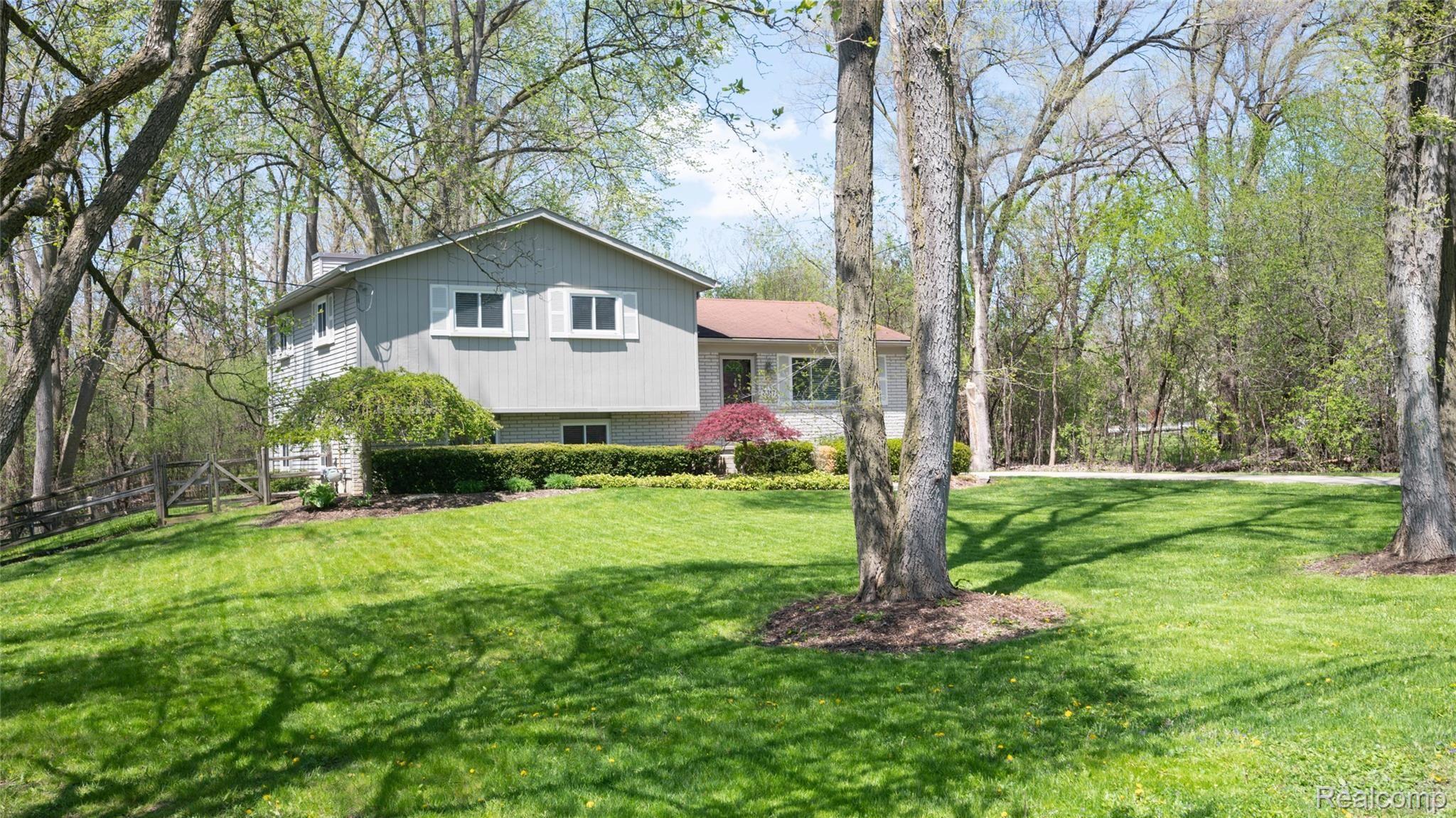 3317 McClure Road Troy, MI 48084 - Photo 37 of 50 004_60 - Copy.jpg