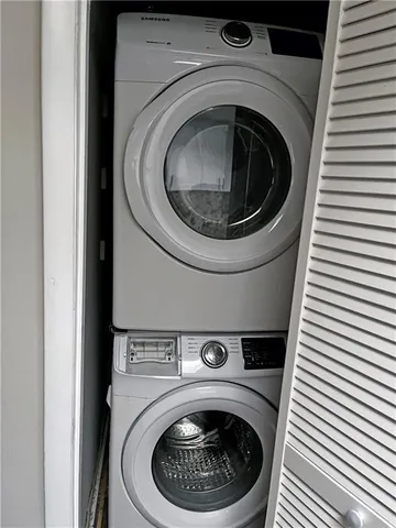 a close up view of washer and dryer