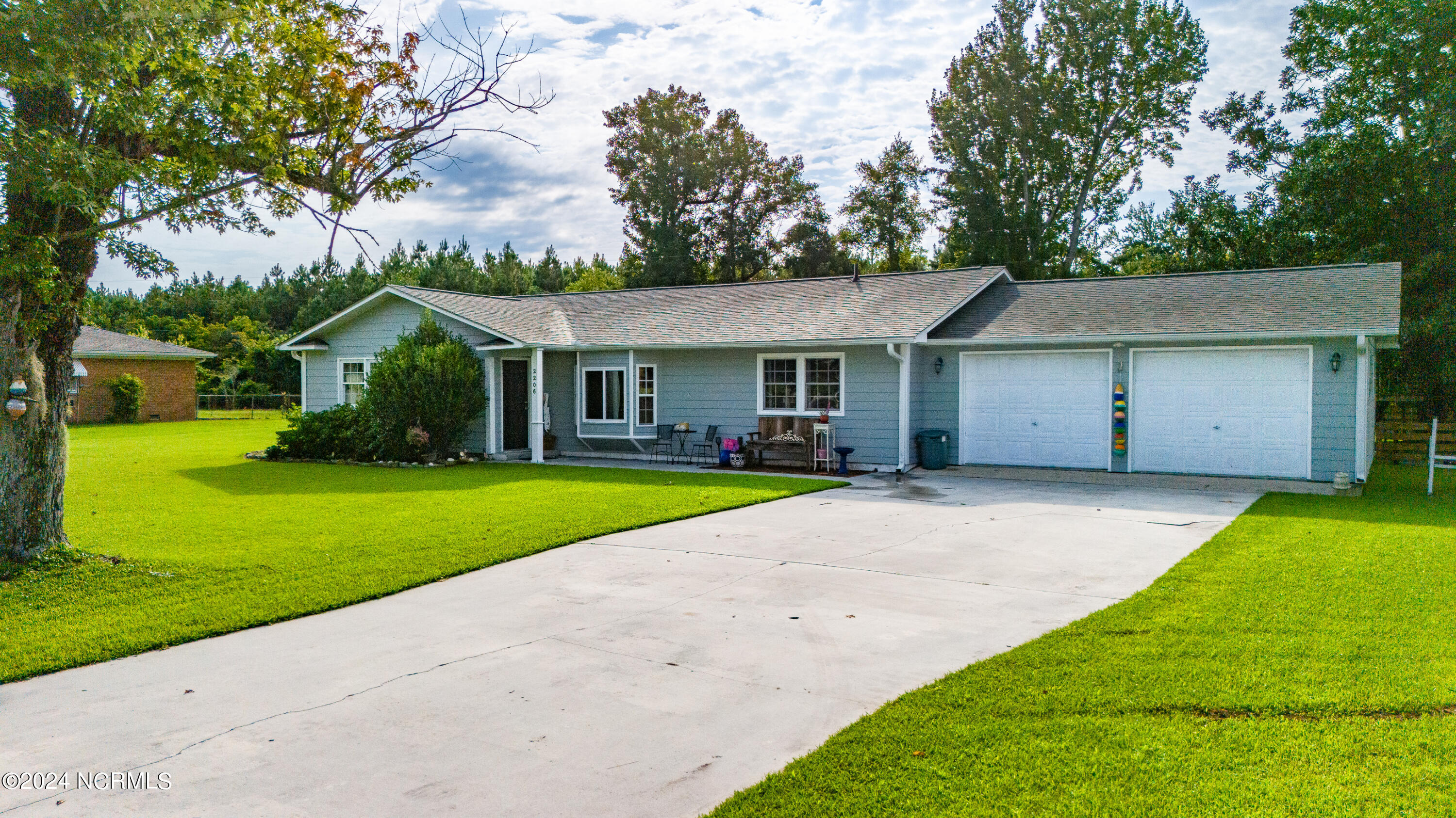 2206 North Road Morehead City, NC 28557 - Photo 20 of 52 Front elevation