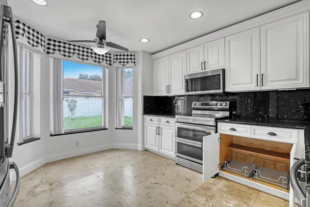 $3,600 | 5877 Las Colinas Circle, Lake Worth, FL 33463