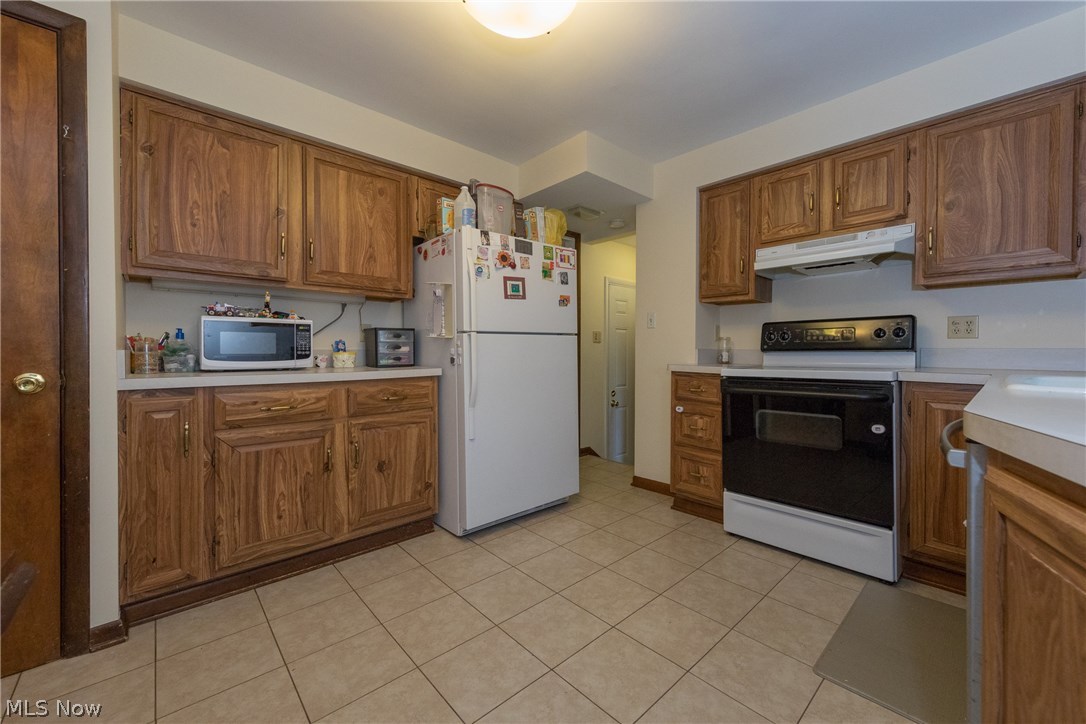 1280 Ford Road Lyndhurst, OH 44124 - Photo 3 of 33