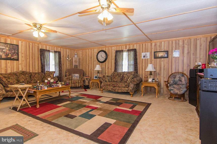 4830 Newton Road Preston, MD 21655 - Photo 7 of 11 Family Room