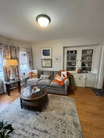 $2,400 | 20 10th Street, Unit 1, Providence, RI 02906