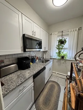 $2,400 | 20 10th Street, Unit 1, Providence, RI 02906