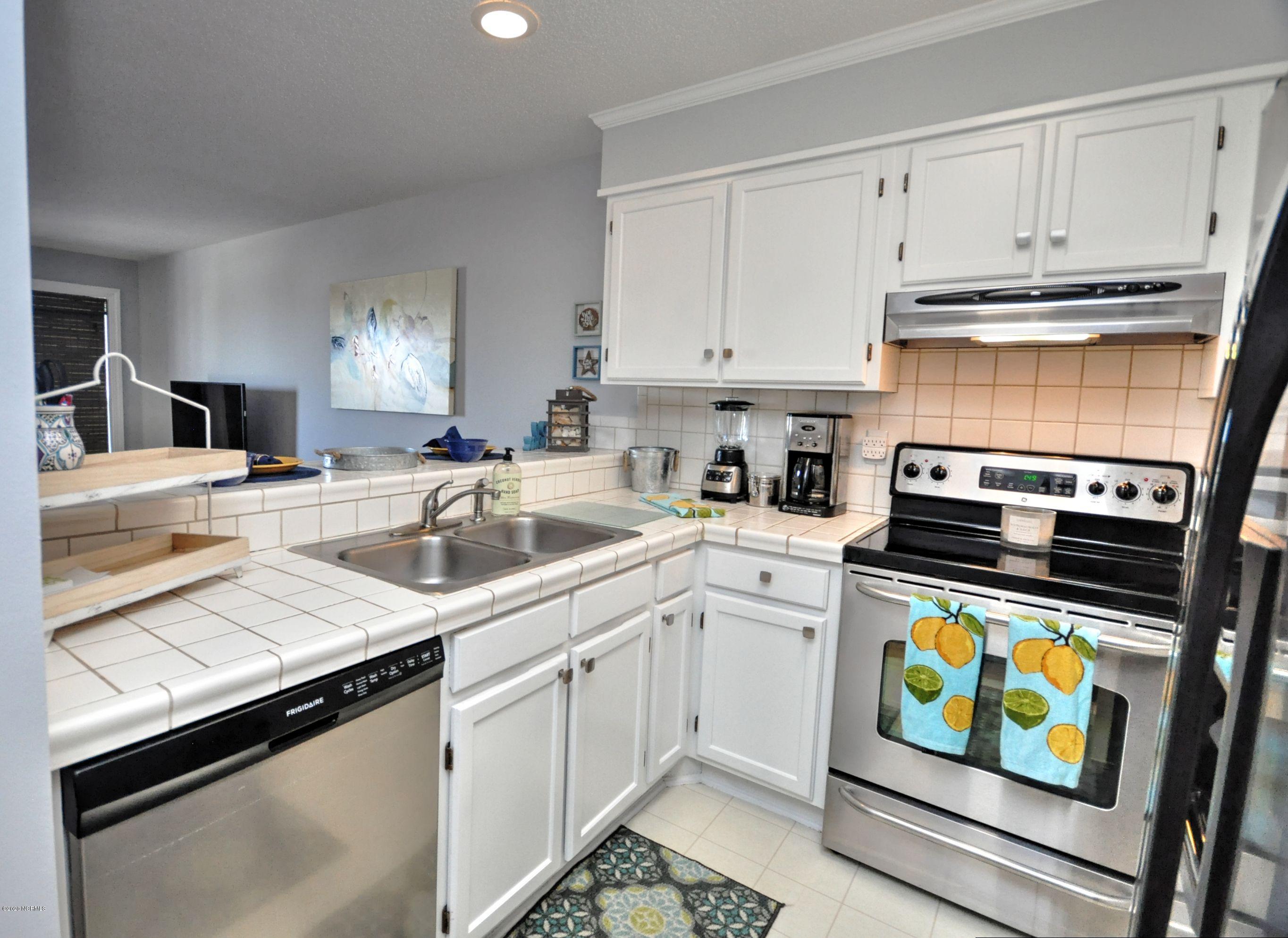 2 Seabrook Road, Unit B6 Ocean Isle Beach, NC 28469 - Photo 3 of 20 Kitchen