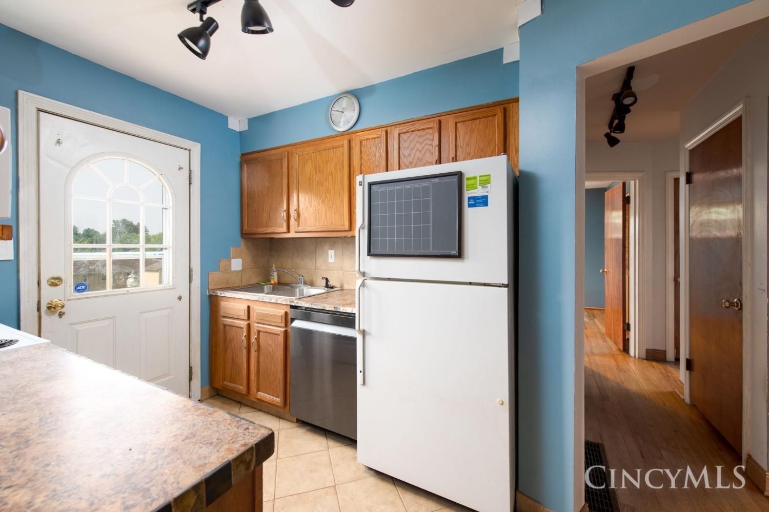 5397 Sidney Road Cincinnati, OH 45238 - Photo 7 of 28