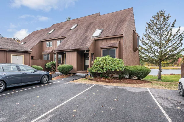 $349,900 | 40 Spring Cove Road, Unit 40, Nashua, NH 03062