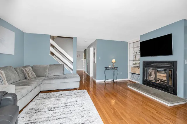 $349,900 | 40 Spring Cove Road, Unit 40, Nashua, NH 03062