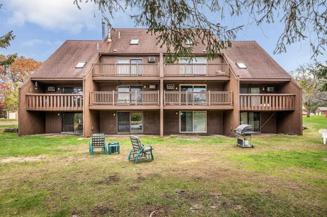 $349,900 | 40 Spring Cove Road, Unit 40, Nashua, NH 03062