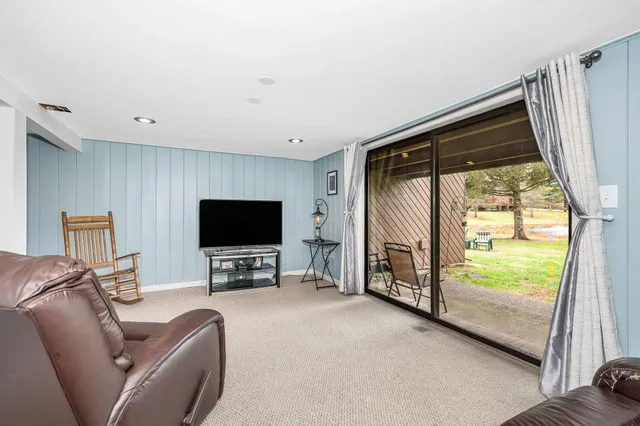 $349,900 | 40 Spring Cove Road, Unit 40, Nashua, NH 03062