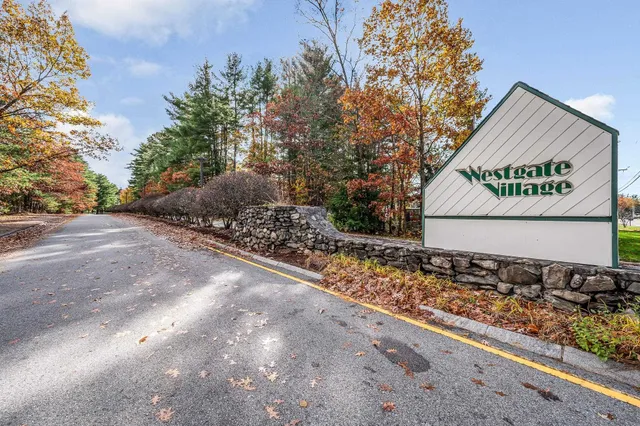 $349,900 | 40 Spring Cove Road, Unit 40, Nashua, NH 03062