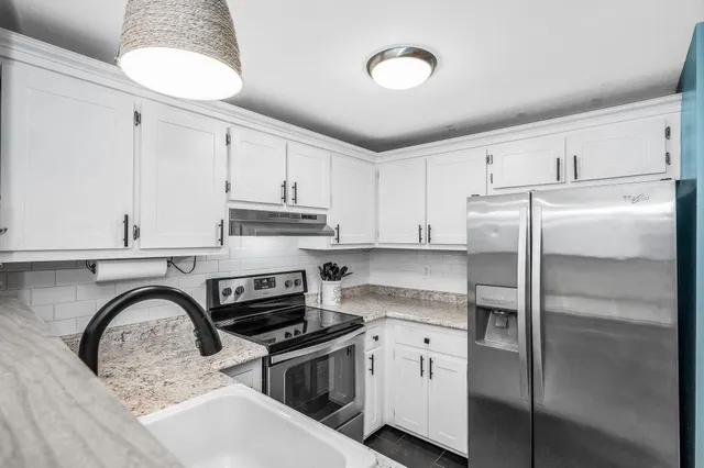 $349,900 | 40 Spring Cove Road, Unit 40, Nashua, NH 03062