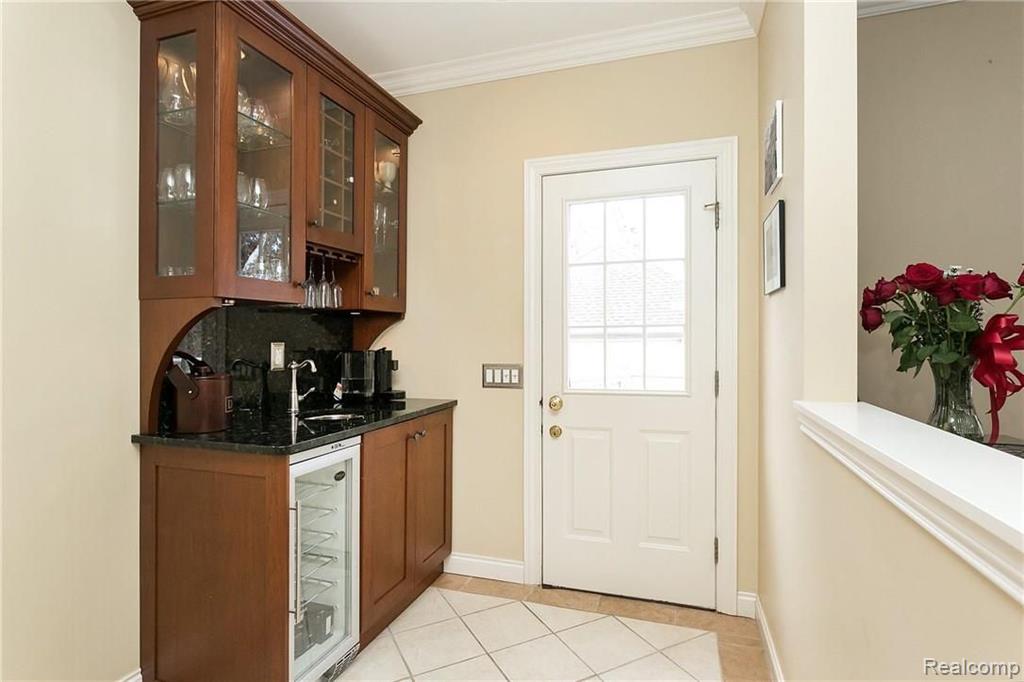 184 Moran Road Grosse Pointe Farms, MI 48236 - Photo 6 of 40