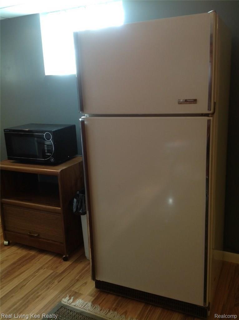 2915 Midvale Drive Rochester, MI 48309 - Photo 21 of 32 Basement refrigerator.jpg