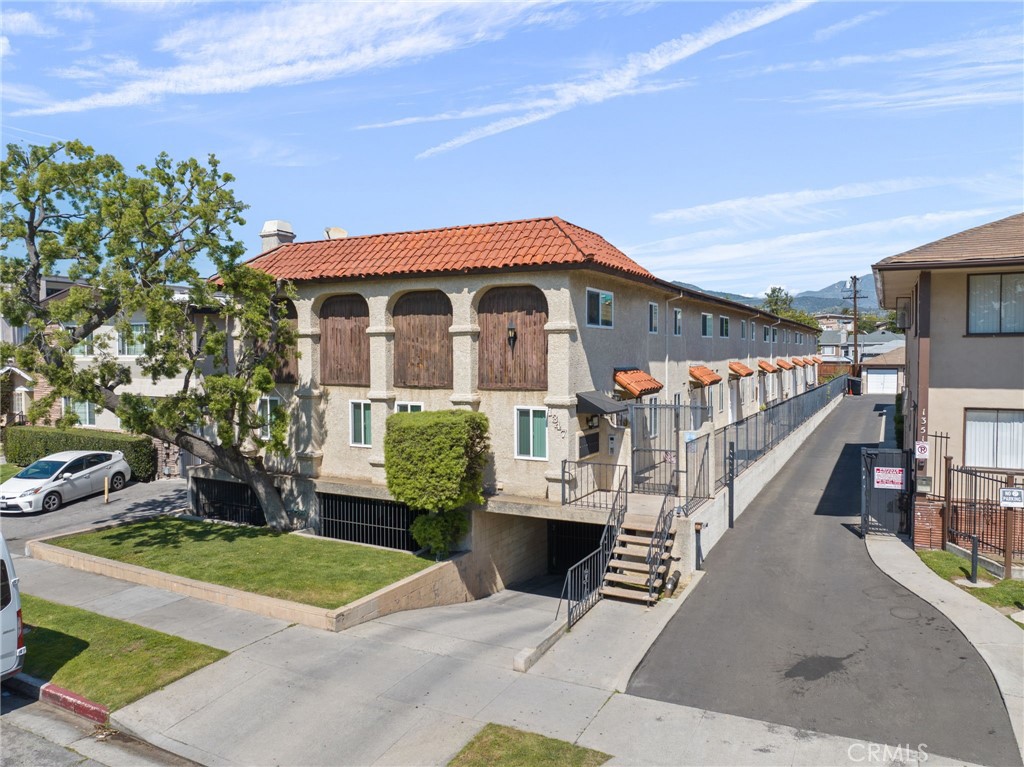 1347 East Harvard St Unit 3