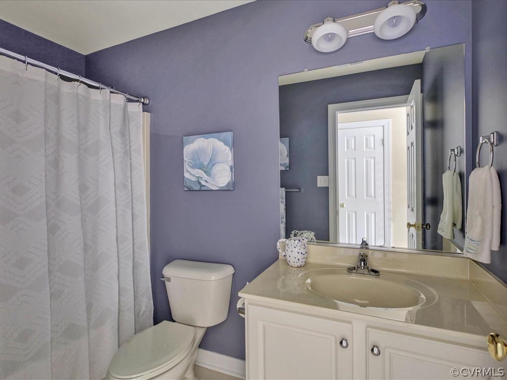 2731 Founders Bridge Road Midlothian, VA 23113 - Photo 28 of 34 Full bath on the third floor!
