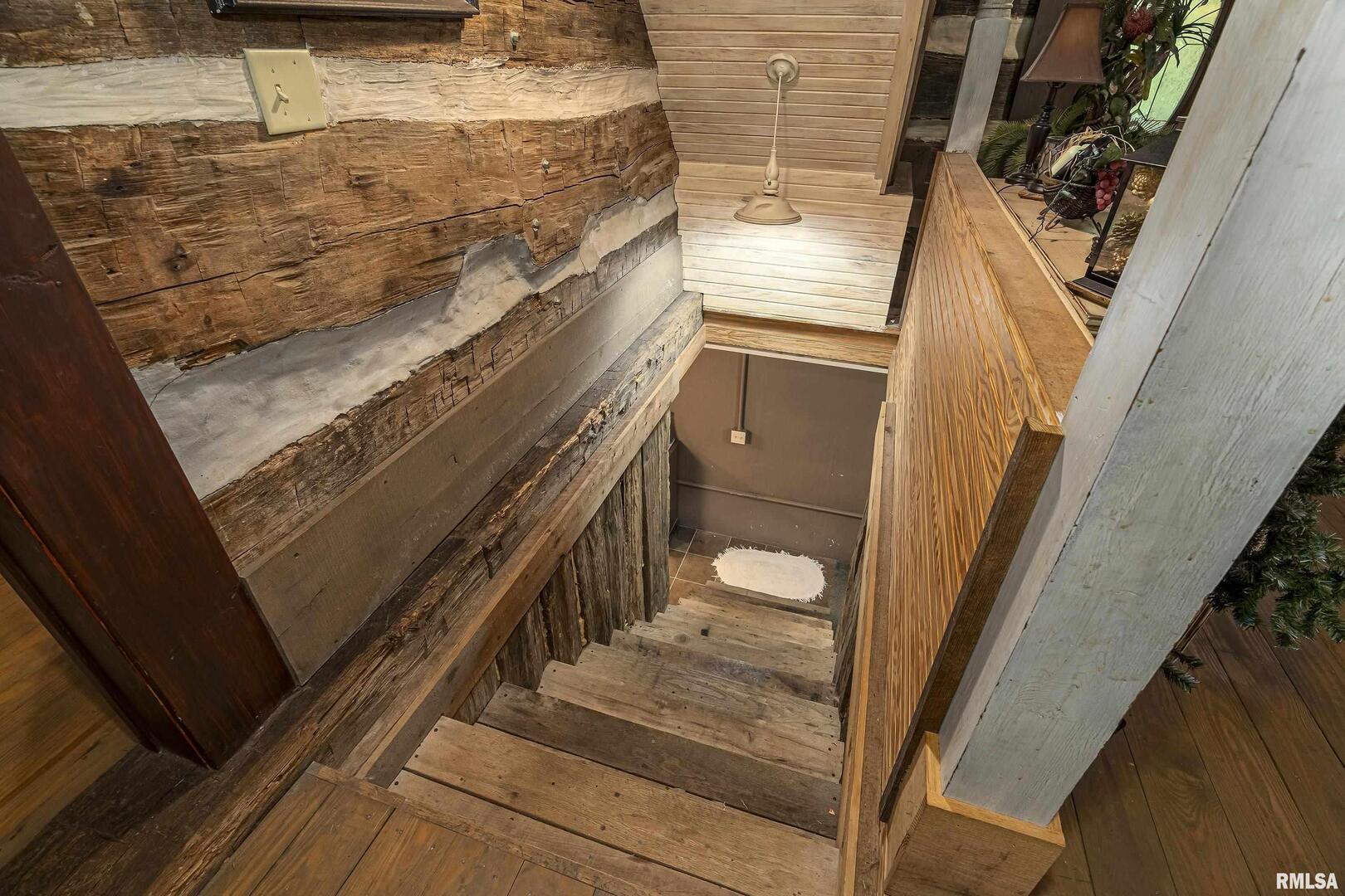 220 Timber Ridge Lane Jonesboro, IL 62952 - Photo 12 of 24 a view of a balcony