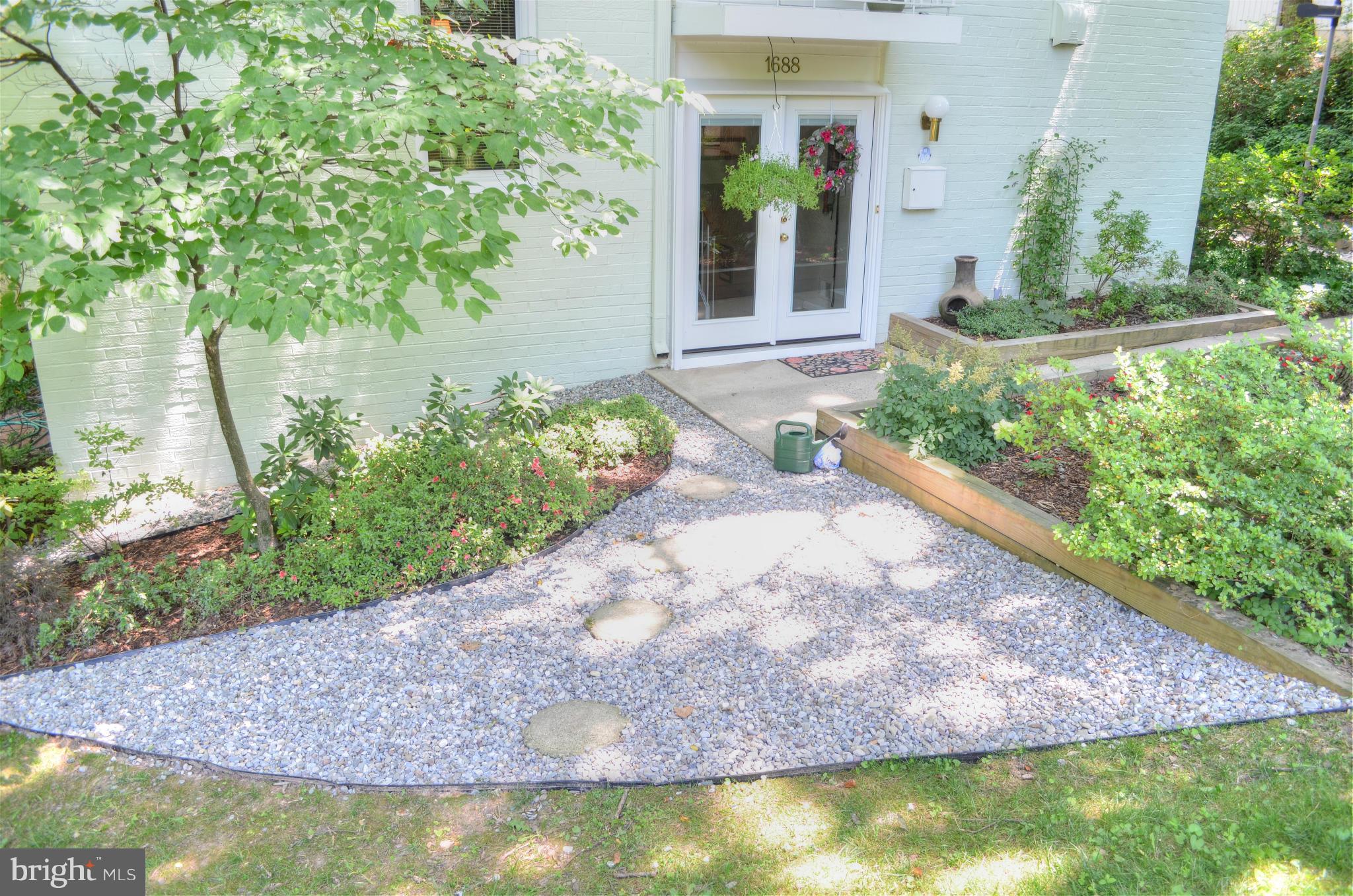 1688 Wainwright Drive Reston, VA 20190 - Photo 27 of 27 Exterior (Front)