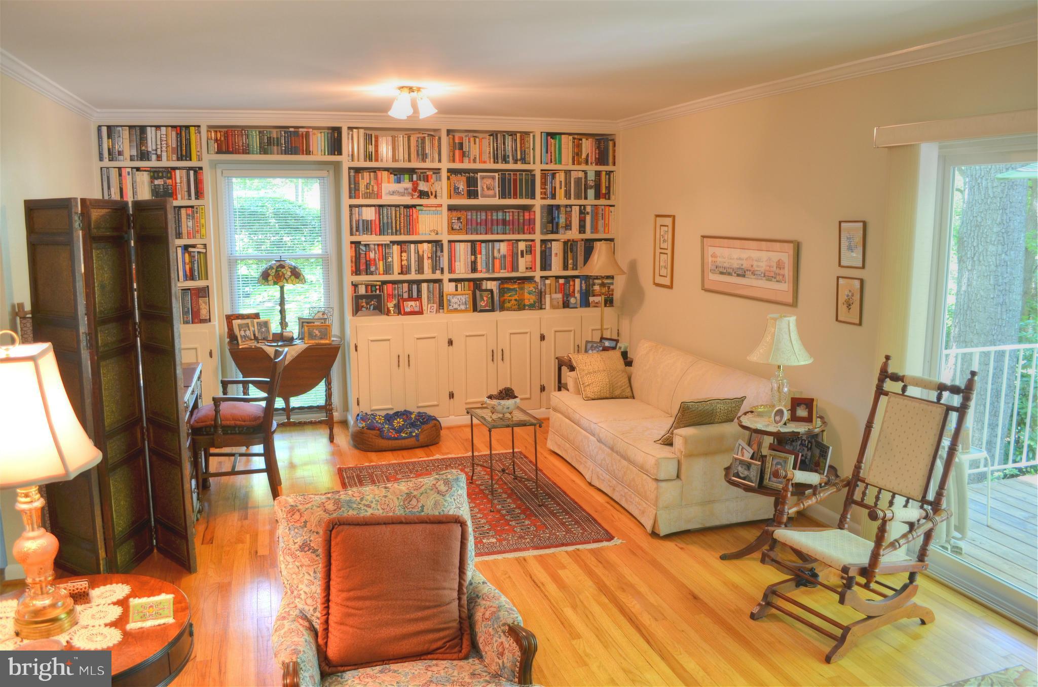 1688 Wainwright Drive Reston, VA 20190 - Photo 7 of 27 Living Room