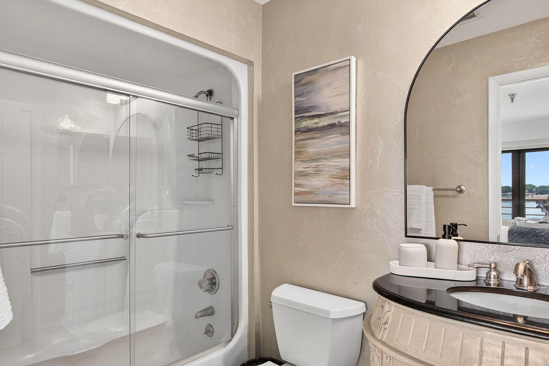 223 Durango Road, Unit 7D Destin, FL 32541 - Photo 29 of 58 Shower & Tub Combo