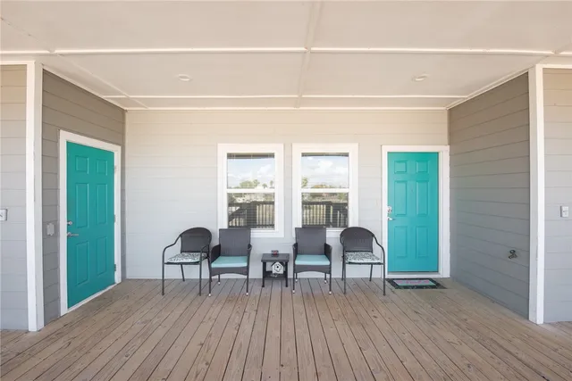 $1,985,000 | 413 6th Street, Port Aransas, TX 78373