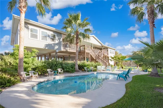 $1,985,000 | 413 6th Street, Port Aransas, TX 78373