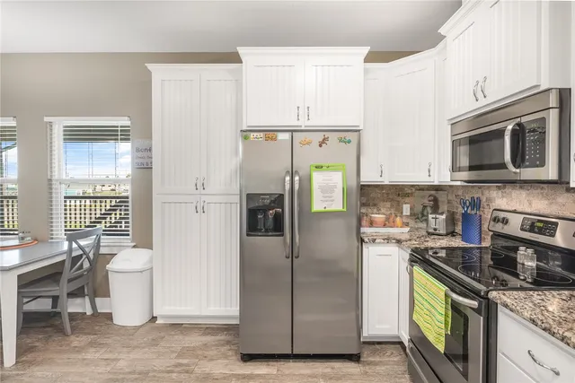 $1,985,000 | 413 6th Street, Port Aransas, TX 78373