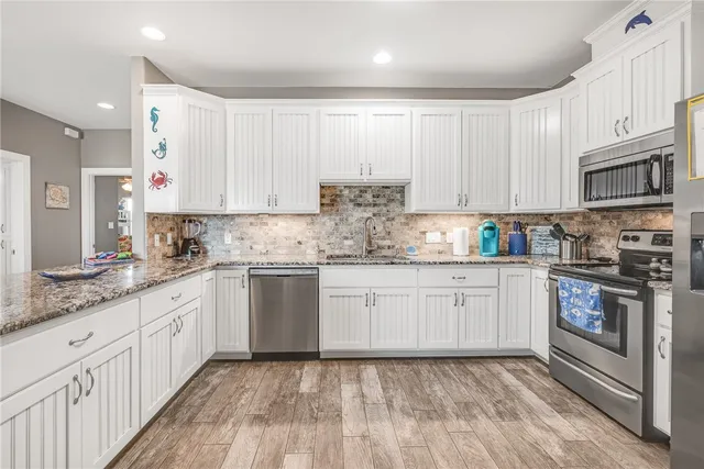 $1,985,000 | 413 6th Street, Port Aransas, TX 78373