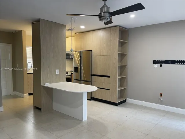 $4,300 | 798 Crandon Boulevard, Unit 29C, Key Biscayne, FL 33149