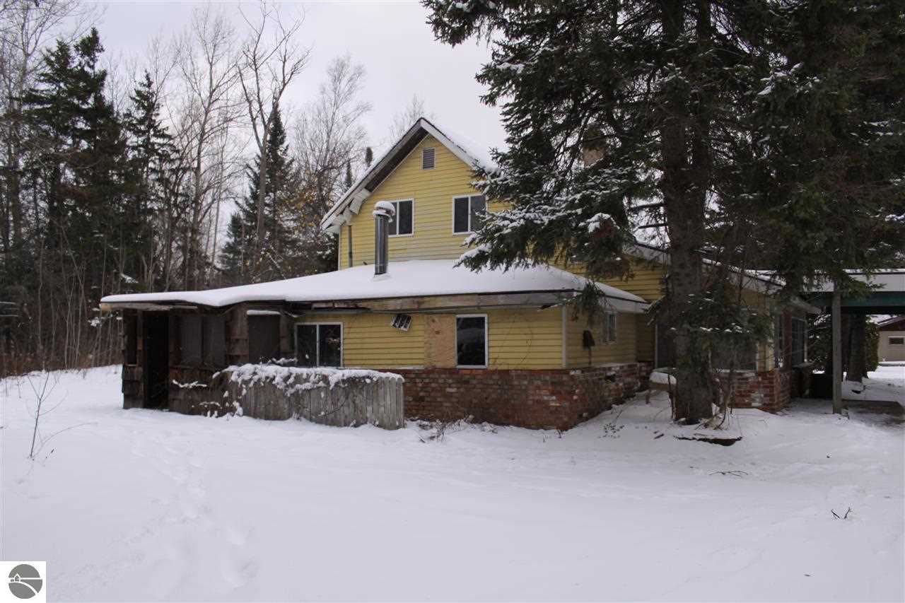 7741 Old Platte Road Beulah, MI 49617 - Photo 5 of 33 1779229-4.JPG