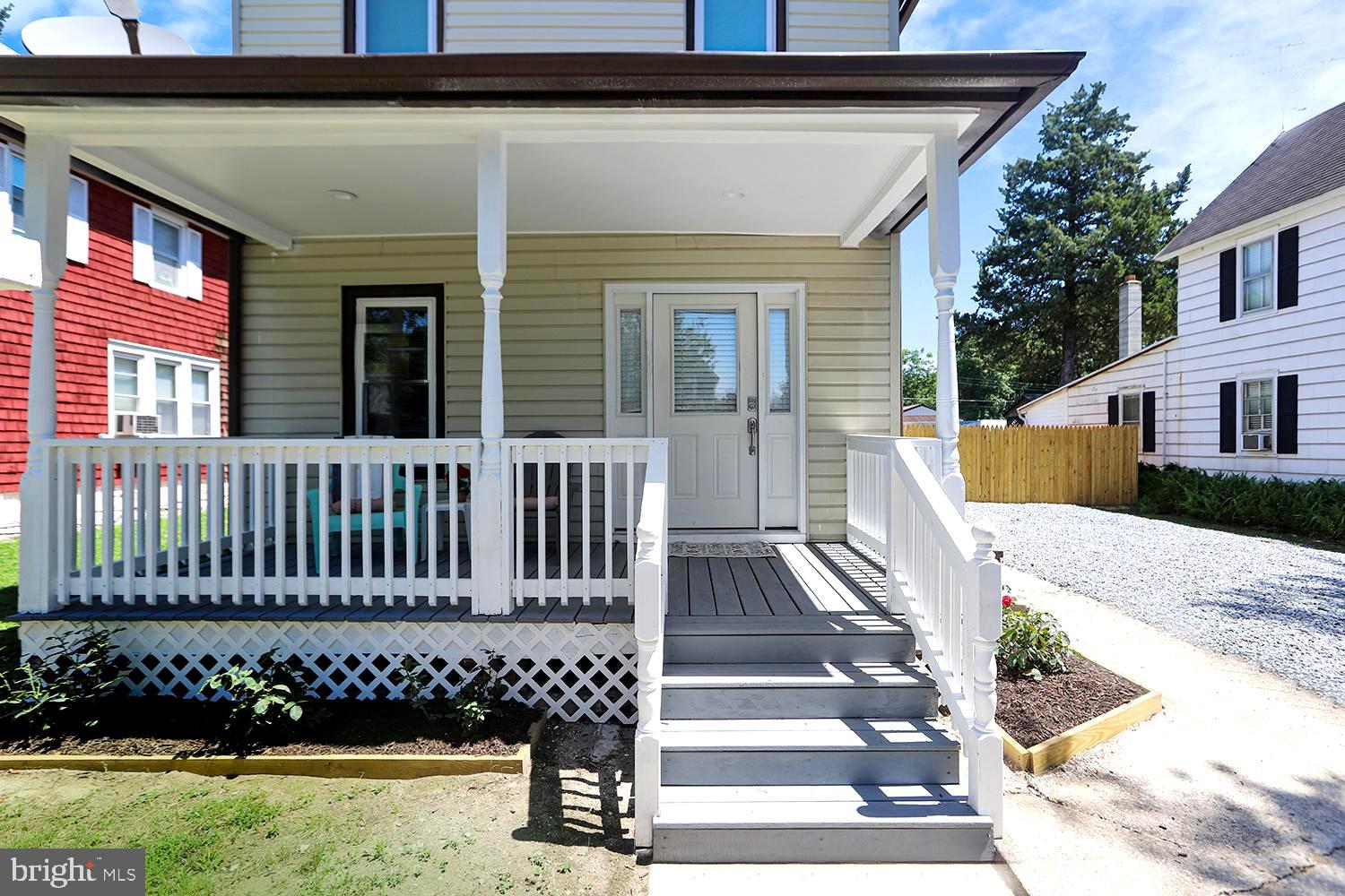 208 Maple Avenue Ridgely, MD 21660 - Photo 8 of 38 Inviting Plantation Porch