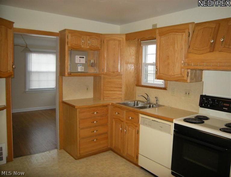 3073 Warren Road Cleveland, OH 44111 - Photo 6 of 18 Gallery Image 6
