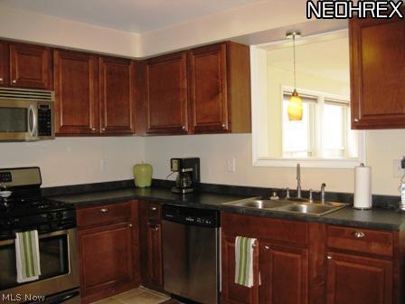 4238 Colony Road South Euclid, OH 44121 - Photo 6 of 24