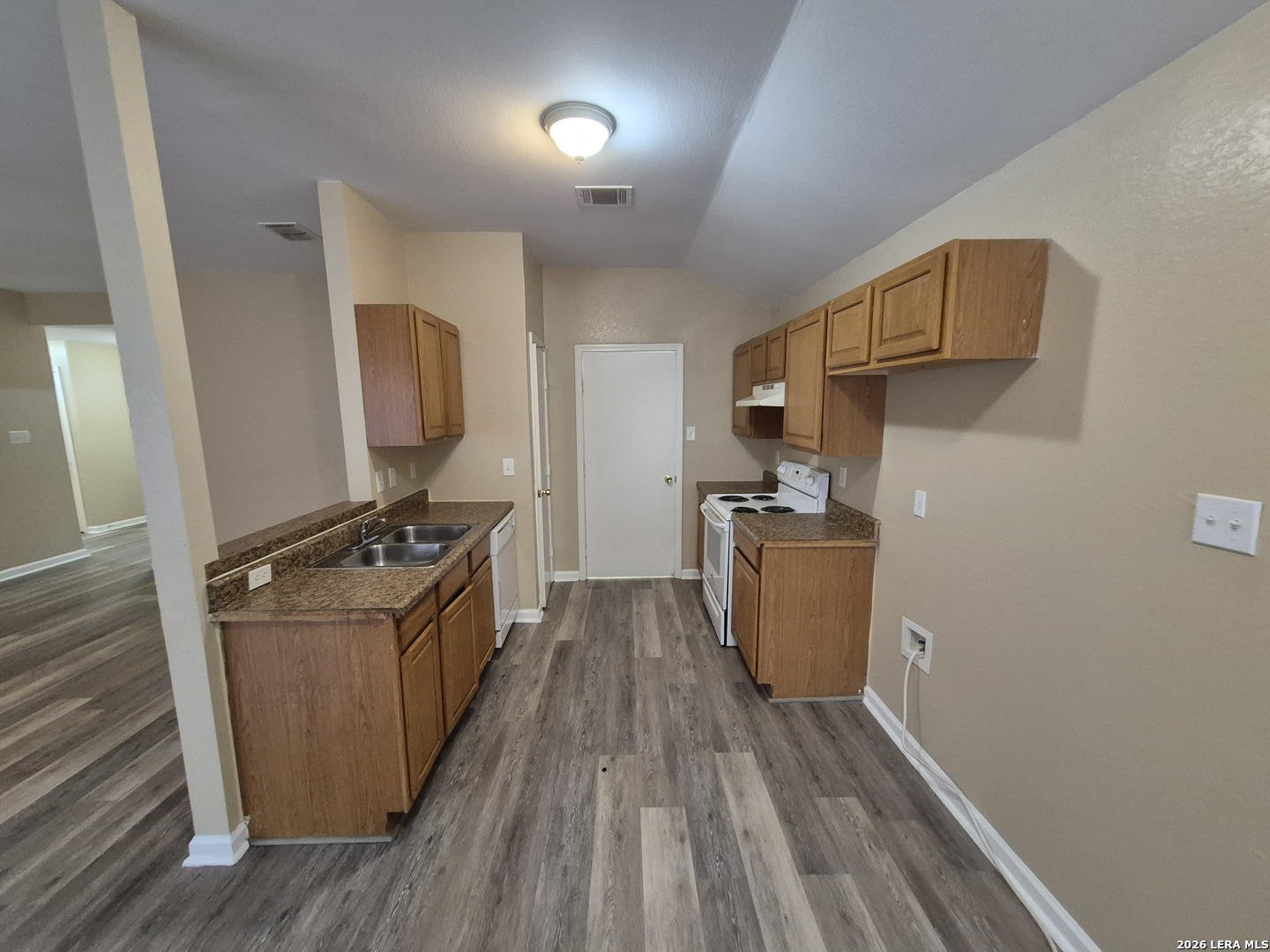 8806 Slumber Lane Converse, TX 78109 - Photo 35 of 39