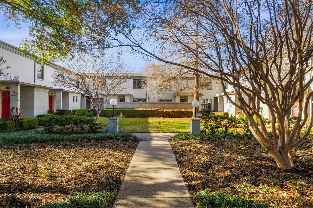 4941 North Hall Street Dallas, TX 75235 - Photo 16 of 18 View of community featuring a residential view