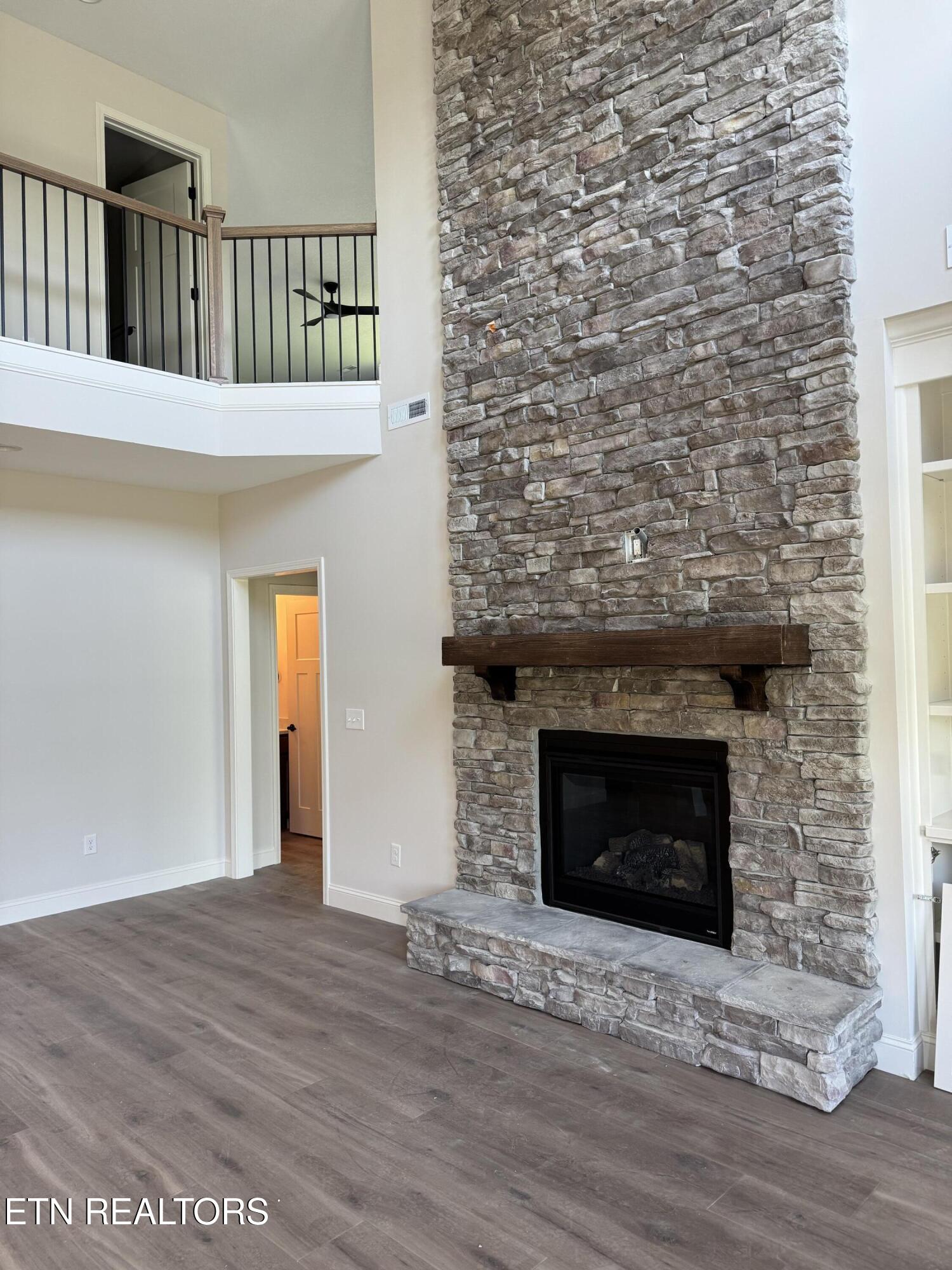 1894 Hickory Reserve Road Knoxville, TN 37932 - Photo 3 of 12 2 Story Living Room