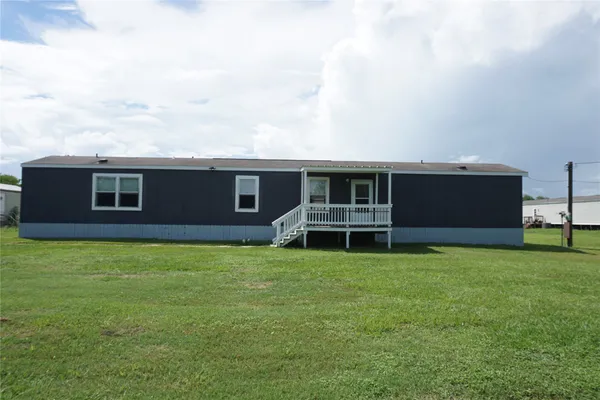 $144,900 | 710 Parkmoor Boulevard, Edna, TX 77957