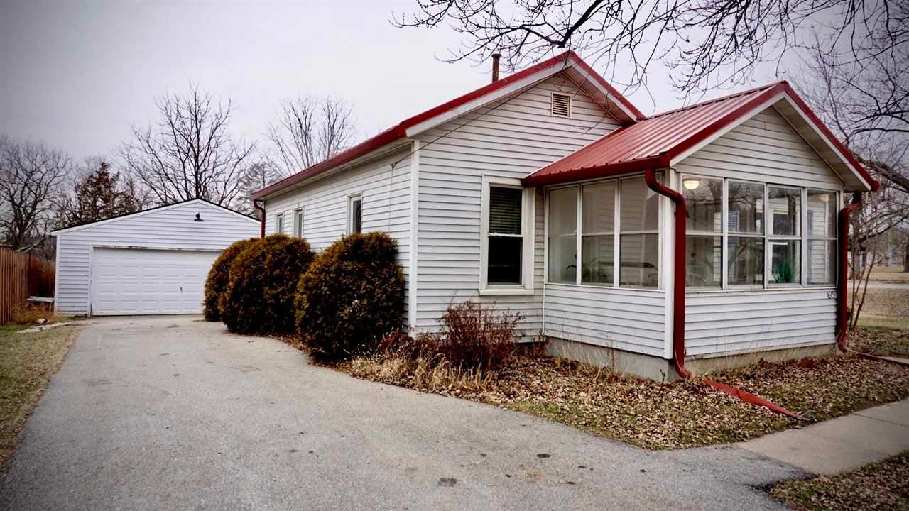 1613 Prairie Du Chien Road Iowa City, IA 52245 - Photo 2 of 32 Gallery Image 2