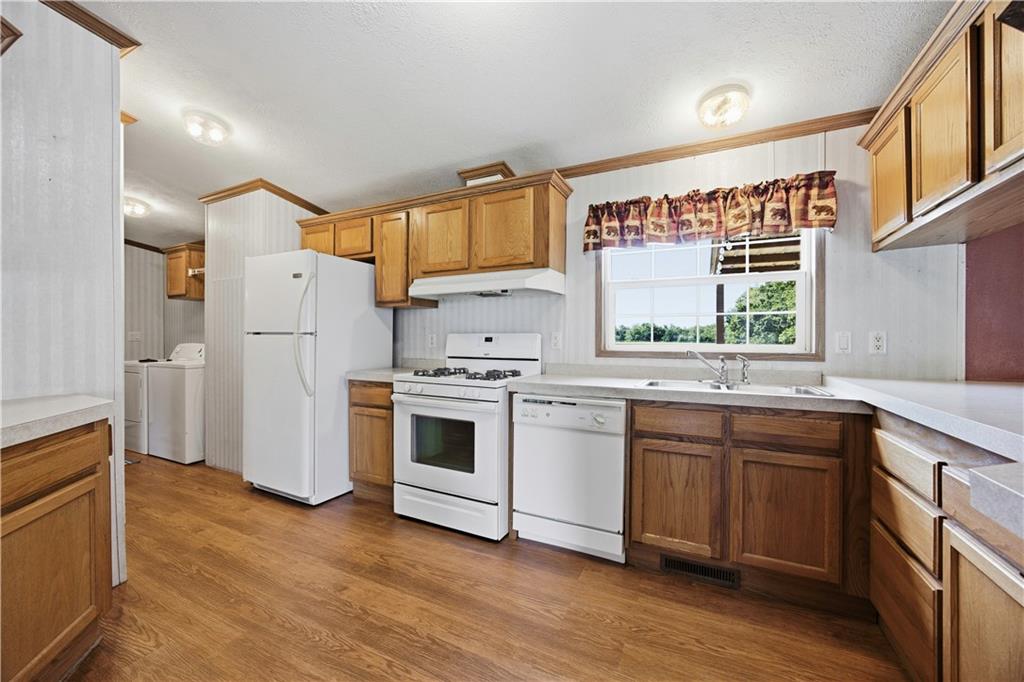 7677 1000 Road Fredonia, KS 66736 - Photo 8 of 32