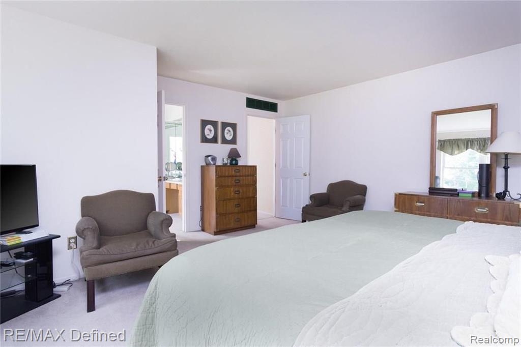 1708 Ridgecrest Rochester Hills, MI 48306 - Photo 24 of 42