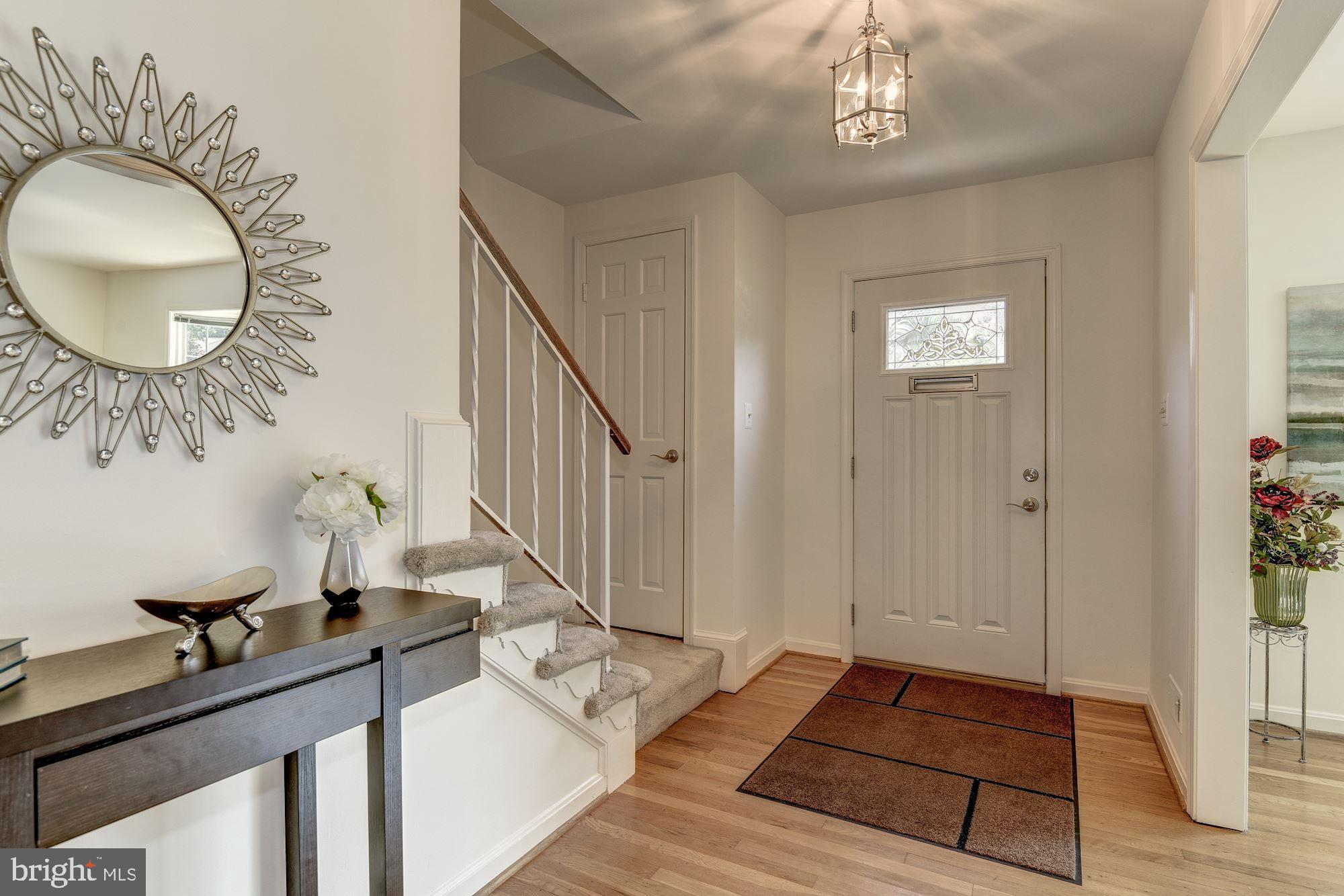 1214 Colonial Road McLean, VA 22101 - Photo 4 of 38