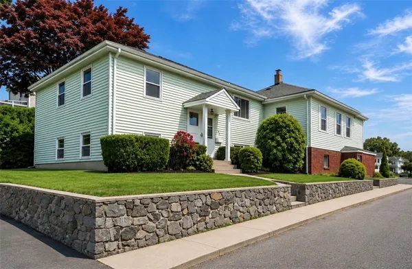 $515,000 | 157 New Street, North Providence, RI 02904