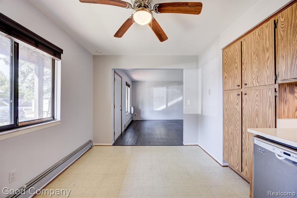 30464 Utica Road Roseville, MI 48066 - Photo 9 of 21