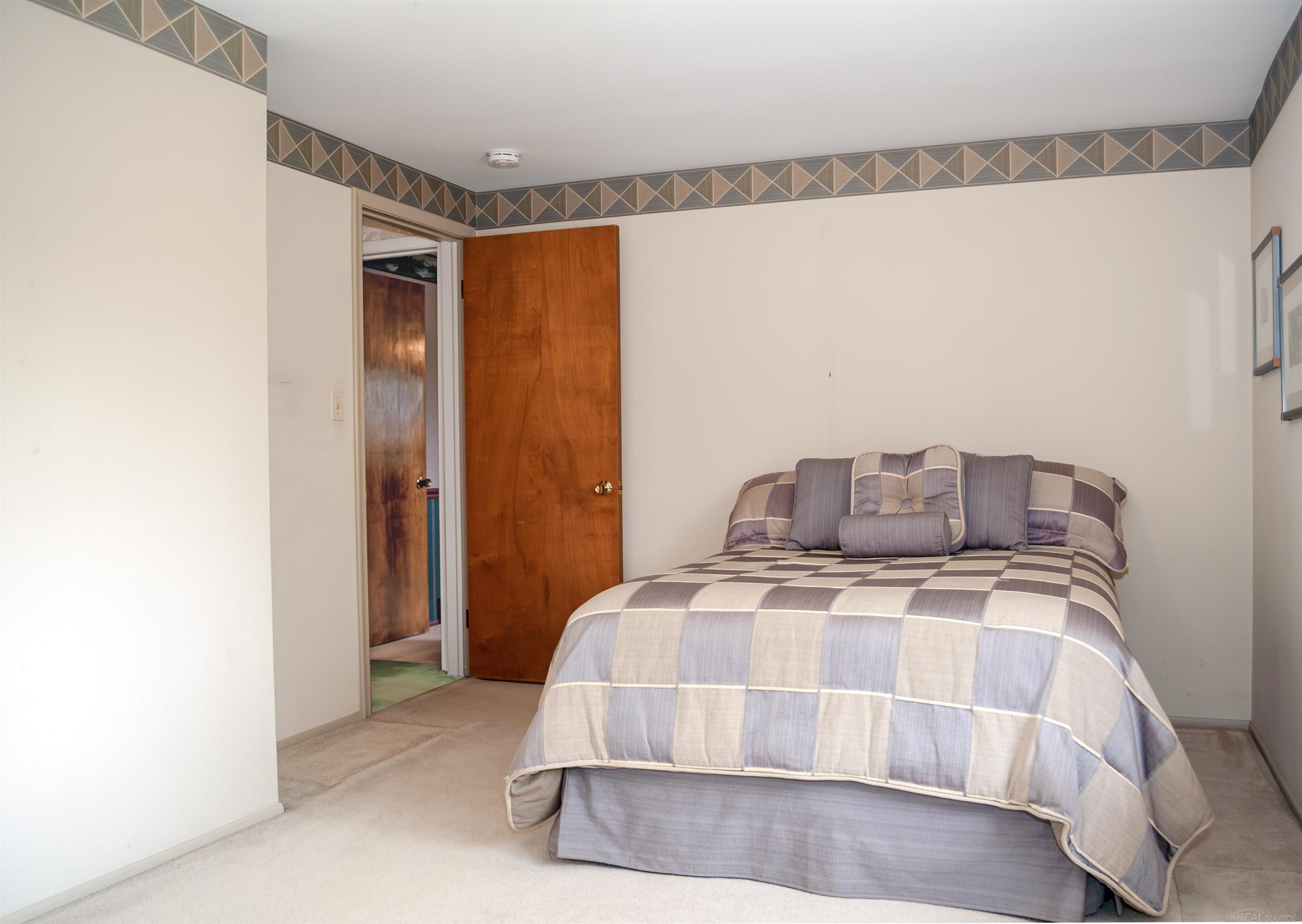 1010 Canterbury Road Grosse Pointe, MI 48236 - Photo 38 of 65 50108159-37.JPG