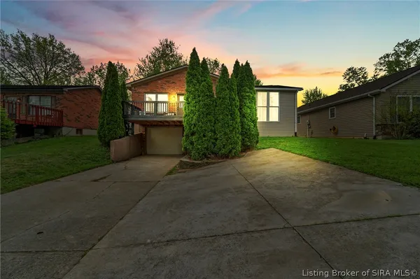 $255,000 | 3820 Carver Street, New Albany, IN 47150