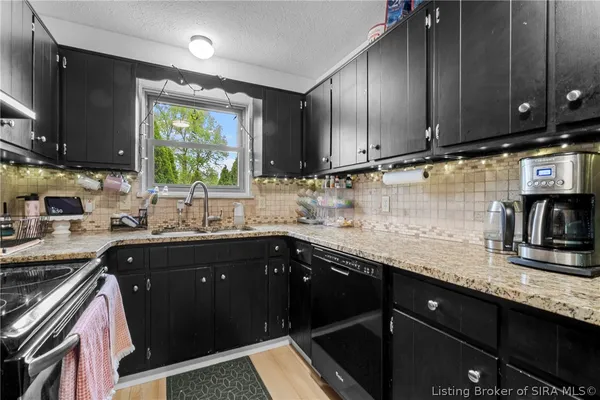 $255,000 | 3820 Carver Street, New Albany, IN 47150