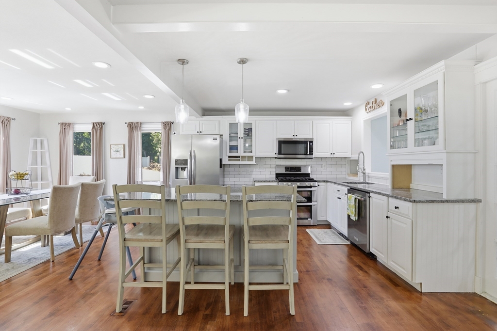 60 R Jasper Street Saugus, MA 01906 - Photo 9 of 33
