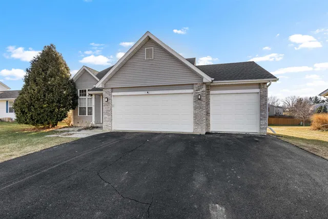 $289,000 | 3337 Citadel Drive, Rockford, IL 61109