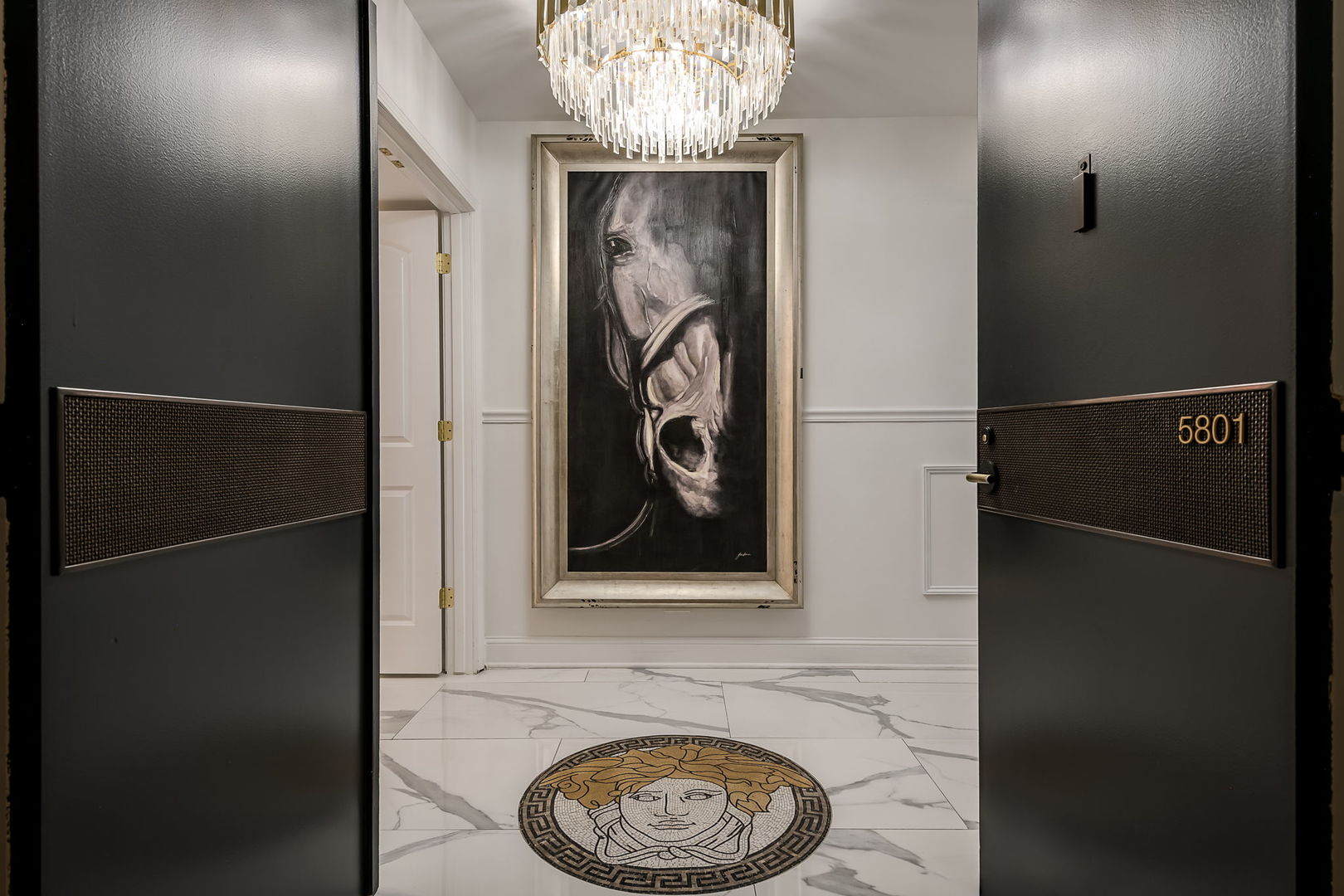 175 East Delaware Place, Unit 580102 Chicago, IL 60611 - Photo 2 of 33