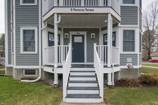 $425,000 | 5 Pomeroy Terrace, Unit 3, Northampton, MA 01060
